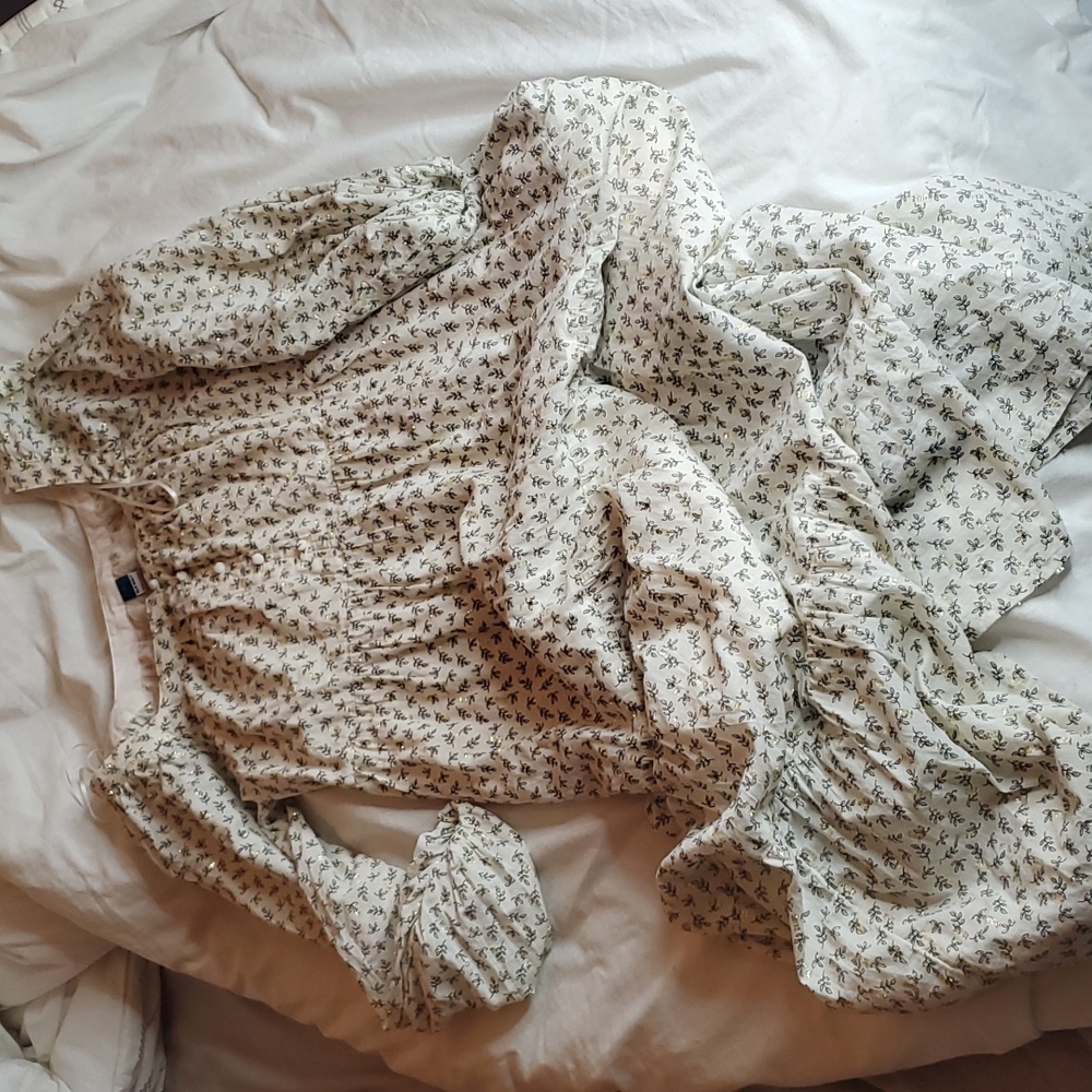 Old navy maxi white and gold long sleeve dress